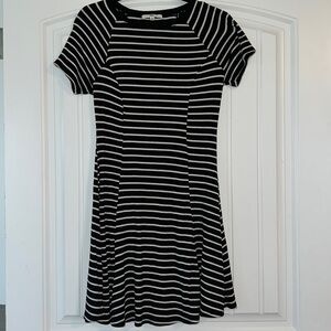 Vans Yeah Skater Dress Black / White Stripe Dress Size S